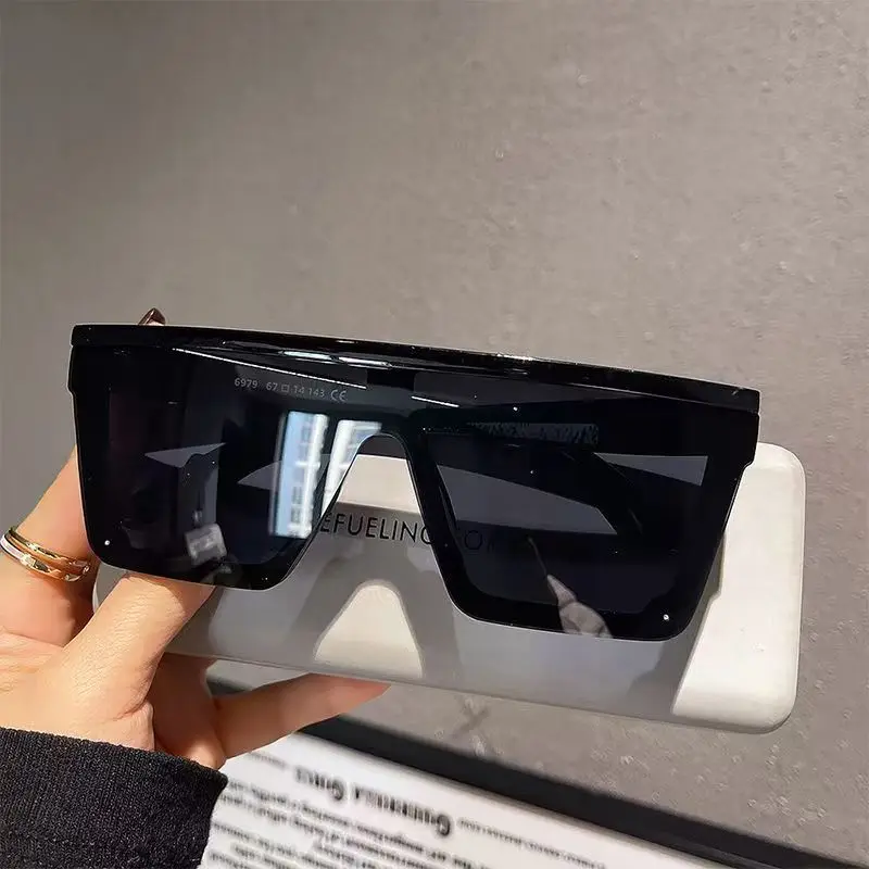Designer Sunglasses - Klasyczne, kwadratowe okulary przeciwsłoneczne dla kobiet,