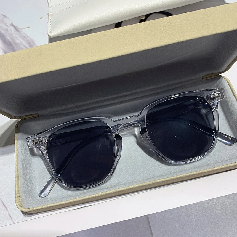 Designer Sunglasses - Klasyczne, kwadratowe, szare okulary przeciwsłoneczne w