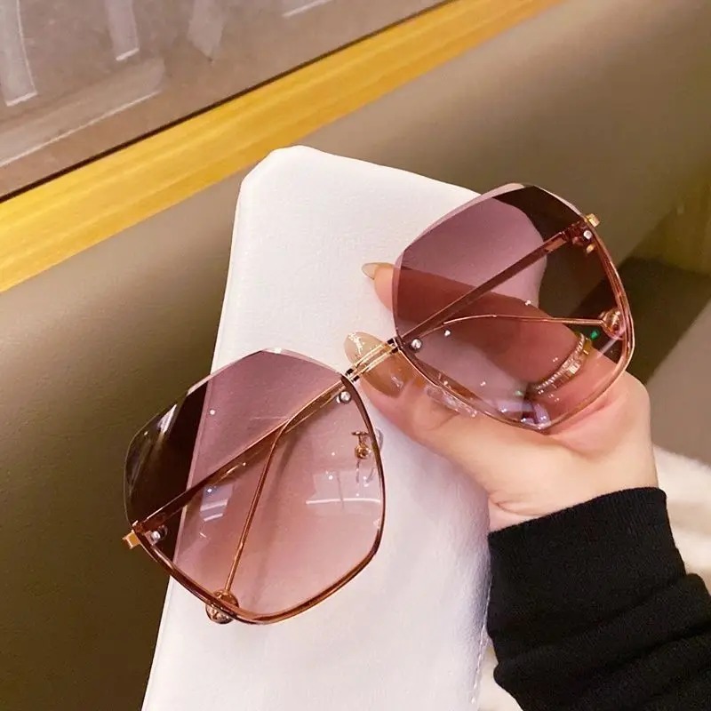 Modne okulary przeciwsłoneczne – Designer Sunglasses recenzja i cena