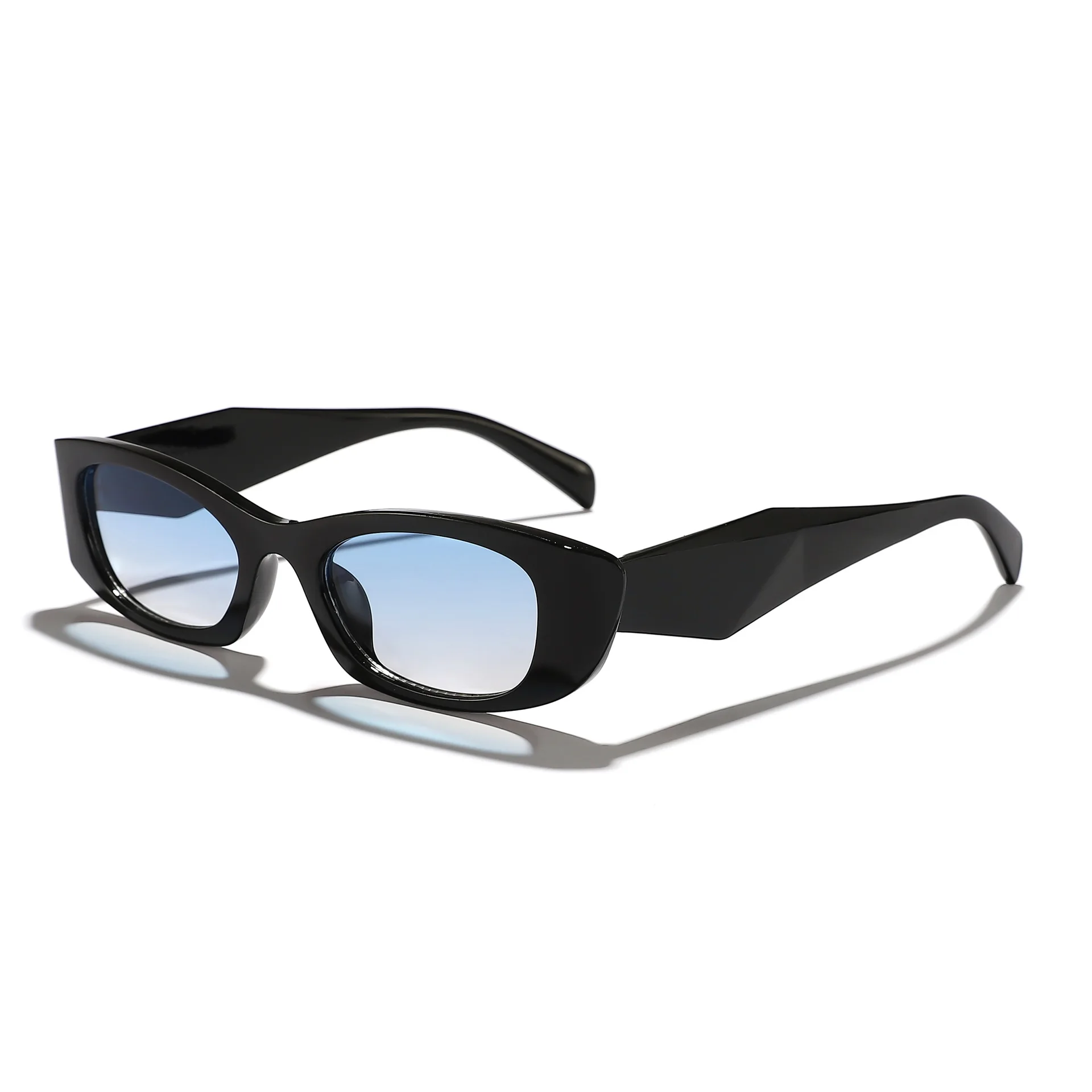 Klasyczne, małe, kwadratowe ok – Designer Sunglasses recenzja i cena